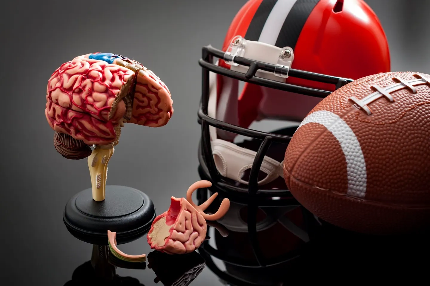 American Football Concussion Reality: What NFL Hides About 10-Year Brain Damage Data